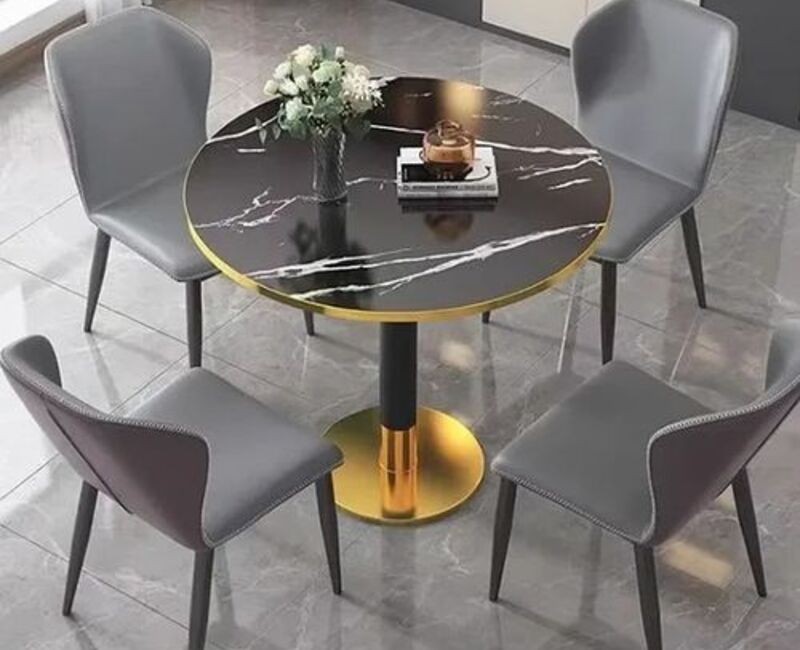 NEW MODERN DINNING TABLE WITH QUALITY LEATHER CHAIRS ₦ 600,000